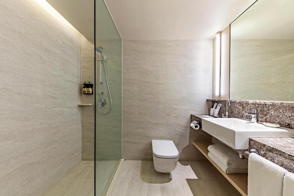 Deluxe Room with Rollaway Bed – PARKROYAL on Beach Road, Singapore