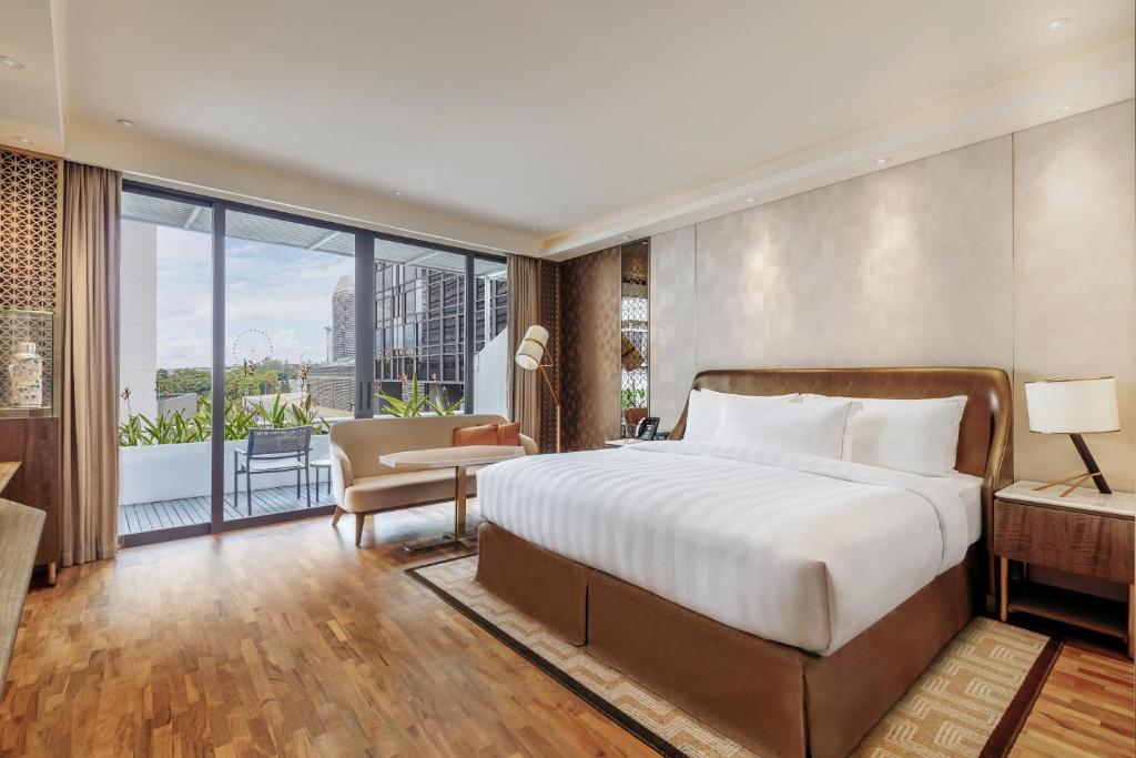 PARKROYAL Club Premier Double or Twin Room – PARKROYAL on Beach Road, Singapore