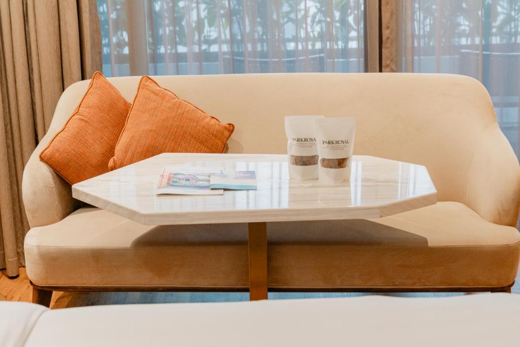 PARKROYAL Club Premier Room with $40 F&B Credits & Late Check Out 2PM – PARKROYAL on Beach Road, Singapore
